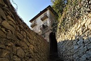 15 'Scaletta delle more', gradinata in pietra, racchiusa tra muri a secco